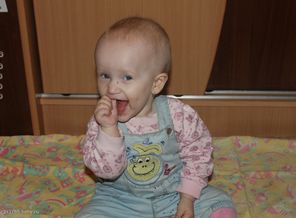 Василиса кушает пряник