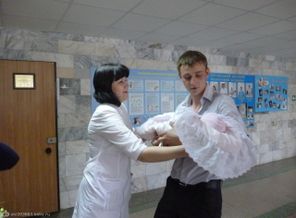 Папа встретил доцю :)