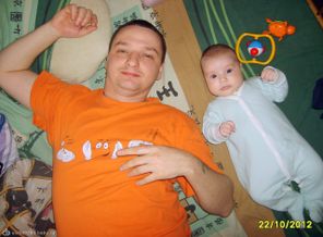 папино сокровище!!! мужики смотрят футбол!!!