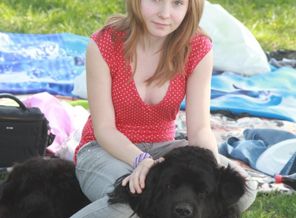 Маша и собачка Нюша