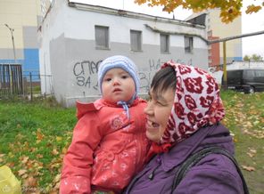 Лера увидела маму после роддома и не узнала.