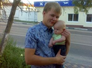 никитуша сына с папой))