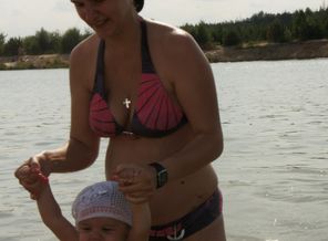 Первое купание в открытой воде - эмоции зашкаливают у всех троих