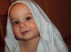 Андрей, 11 мес. Первый раз сам оделся))