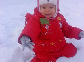 Поваляюсь ка я в первых сугробах!