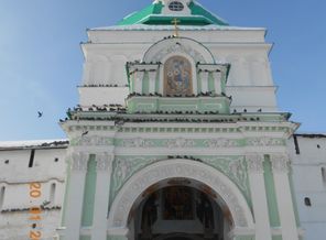 Святые ворота внешняя сторона