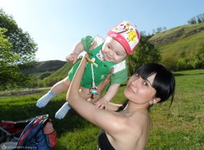 сынок Ромашка на природе в первый раз