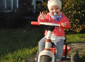 Моя драгоценность!!! Совсем уже большая!!!! Сама ездит за рулем!!!:)