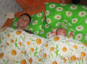 на ромашковом поле