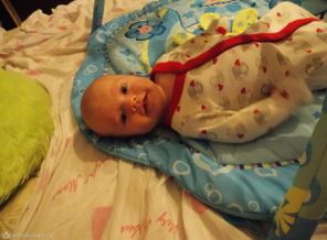 Нет в мире ничего милей Улыбки наших малышей! Она нежна, чиста, красива, Причудлива, добра, игрива!  В ней  чувствуешь тепло и свет, И в мире больше такой нет! В улыбке каждого дитя Своя изюминка, игра.   Ради улыбки надо жить И каждый светлый миг ценить.