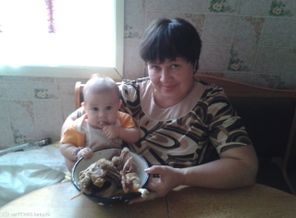а с бабушкой домашнюю курочку грызу)))))))))ммммммм........