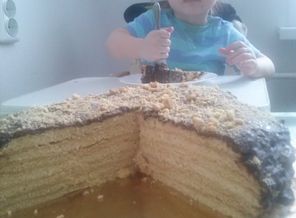 наш маленький дегустатор!!!