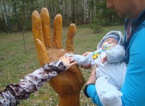 Всей семьей решили посетить музей деревянных игрушек