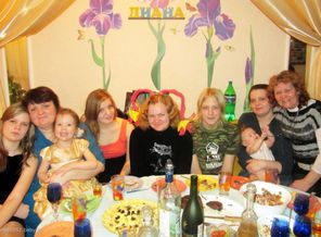 Наша большая, дружная семья (только мужья почему-то в стороне остались)