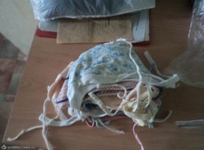 много очень много раноцветных шапочек