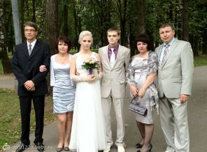 рядом со мной родители мужа..с мужем мои родители)