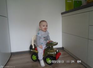 сынулька на своей первой машине!)