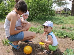 с братиком и тетей