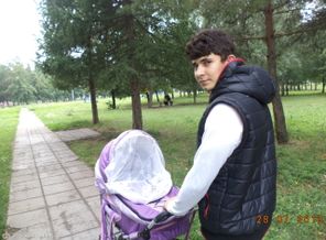 папа с коляской,первый раз