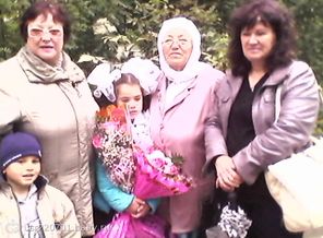 в окружении бабулечек