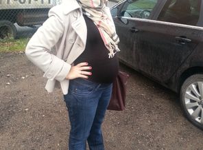 совсем маленький пуз, где-то 23-24 недели=)