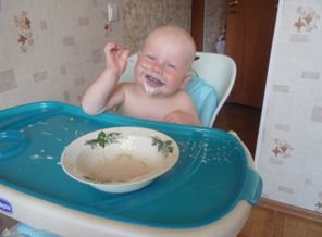 Кирюша любит покушать.