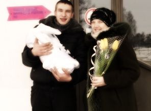 Папочка забрал нас из роддома