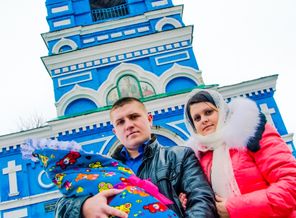 нас уже трое)