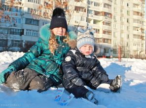 У маленьких  деток Румяные щечки, Румяные щечки и солнечный взгляд. И эти глазенки, И смех яркий, звонкий,  И смех яркий, звонкий Ценней всех наград!!!