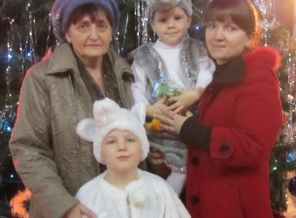 Мы с бабулей на ёлочку ходили.