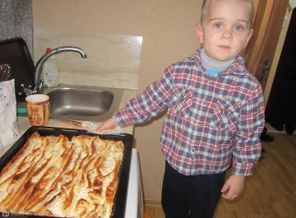 помощник мамин !!