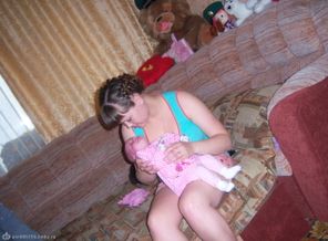 Поздравляю дочку с 1 днем рождения))
