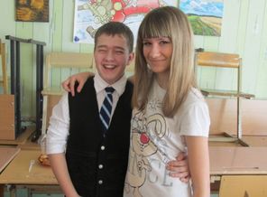Брат с подружкой)))