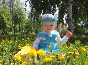 Полечка в одуванчиках)