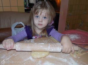 Помощница мамина!