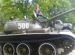 Димон на танке