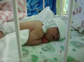 В роддоме под лампой